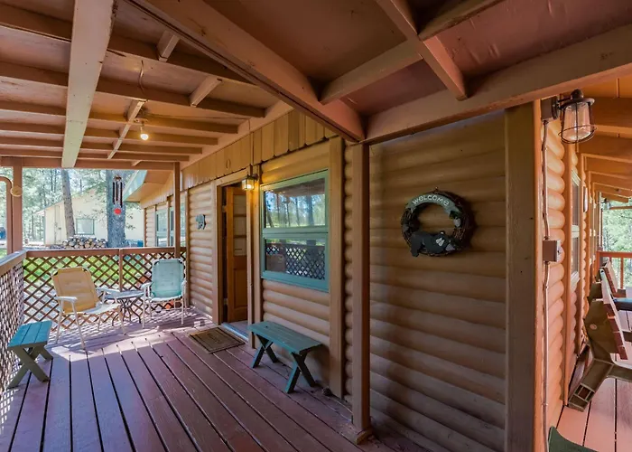 Deer Meadows: Adorable, Centrally Located Ruidoso Cabin With Private Hot Tub!