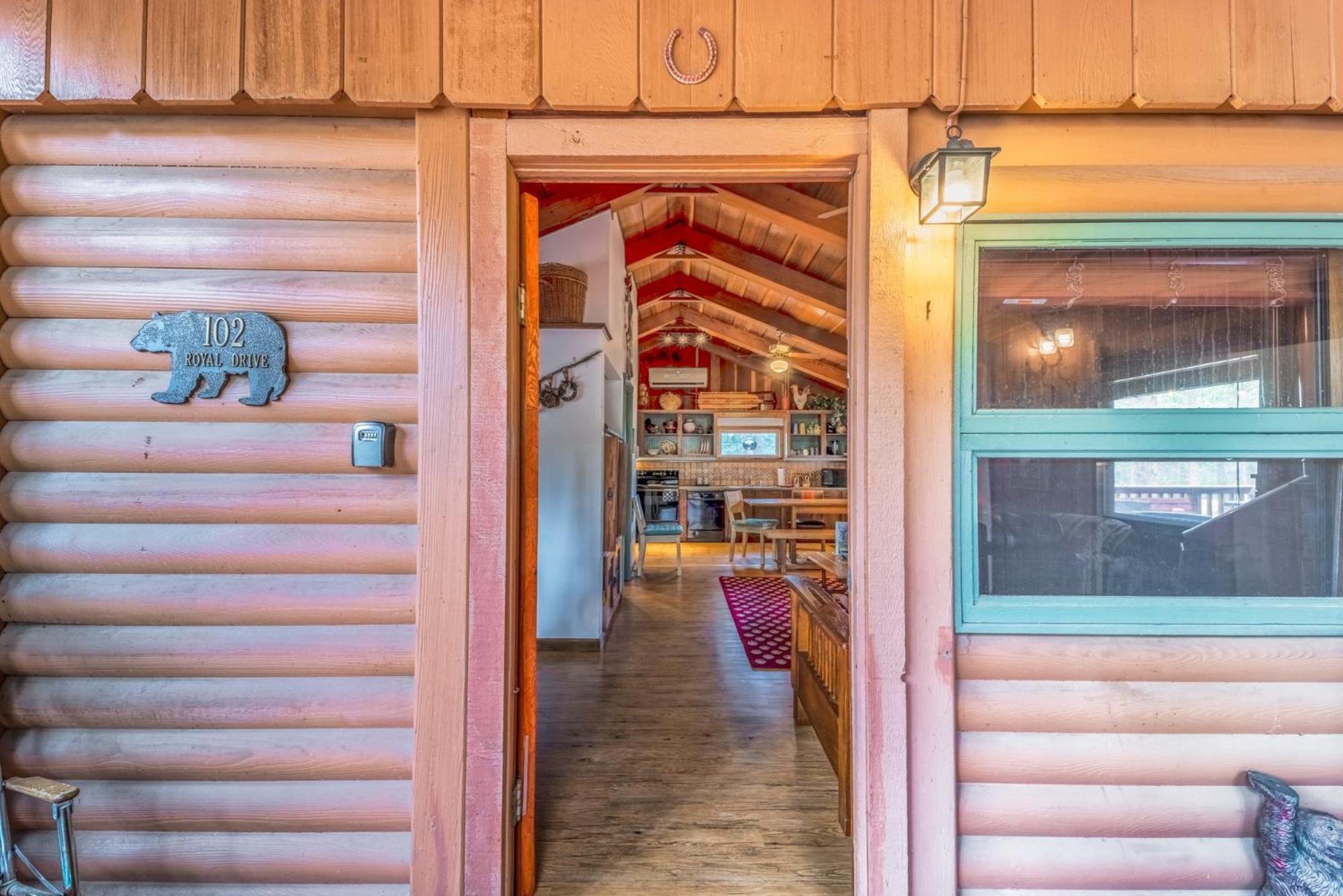 Сasa de vacaciones Deer Meadows: Adorable, Centrally Located With Private Hot Tub! Ruidoso