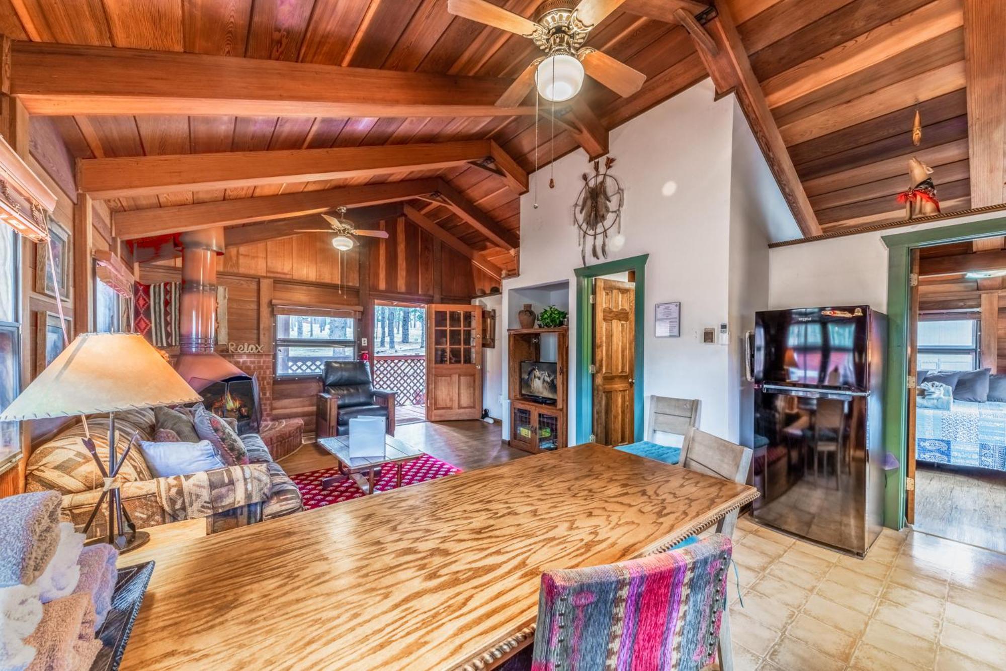 Deer Meadows: Adorable, Centrally Located With Private Hot Tub! Сasa de vacaciones