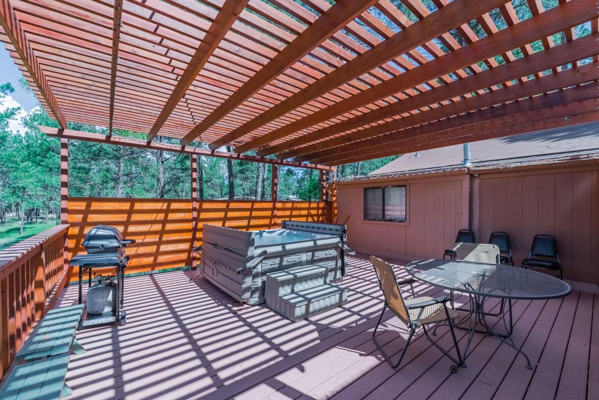 Deer Meadows: Adorable, Centrally Located With Private Hot Tub! Сasa de vacaciones