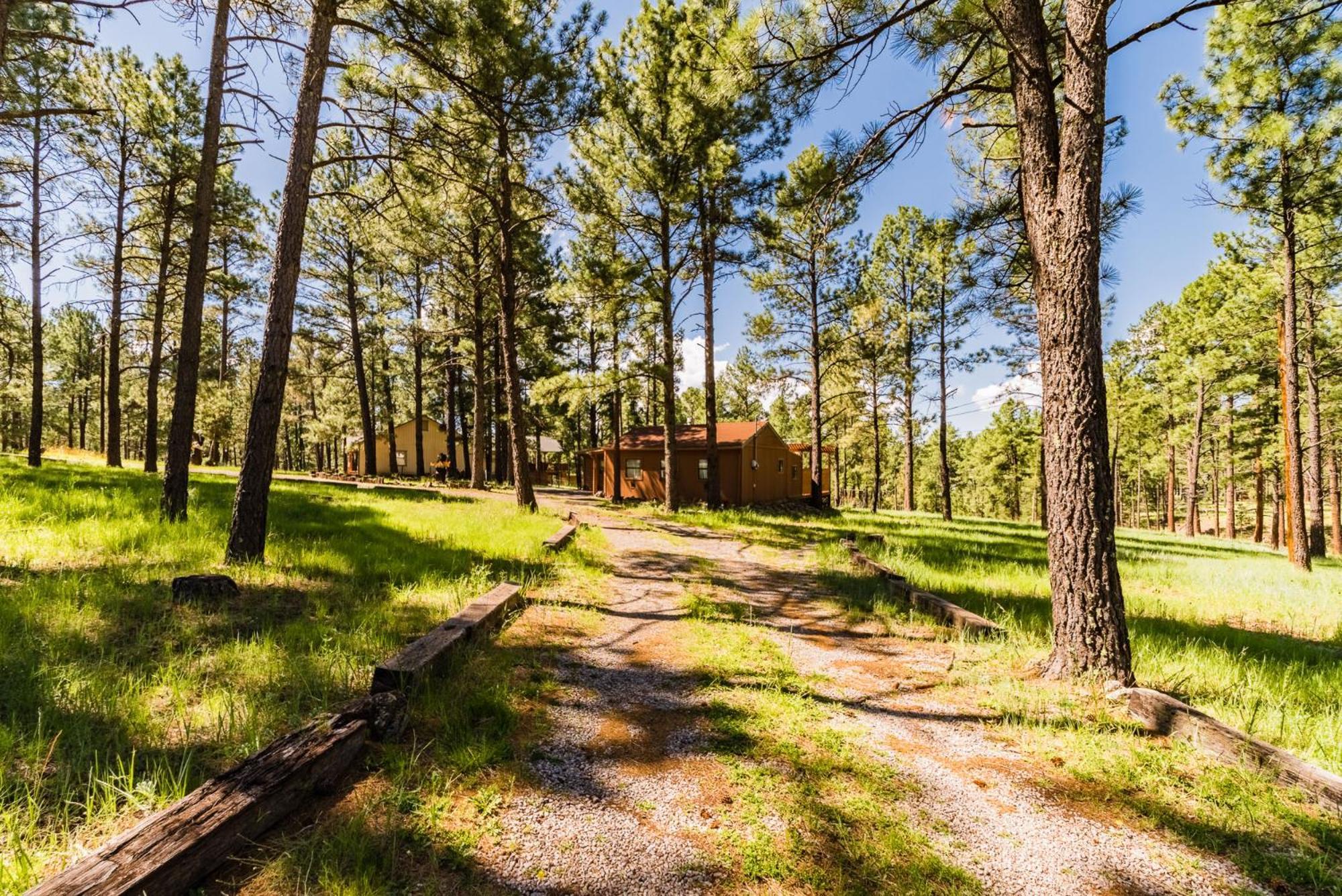 Deer Meadows: Adorable, Centrally Located With Private Hot Tub! * Ruidoso