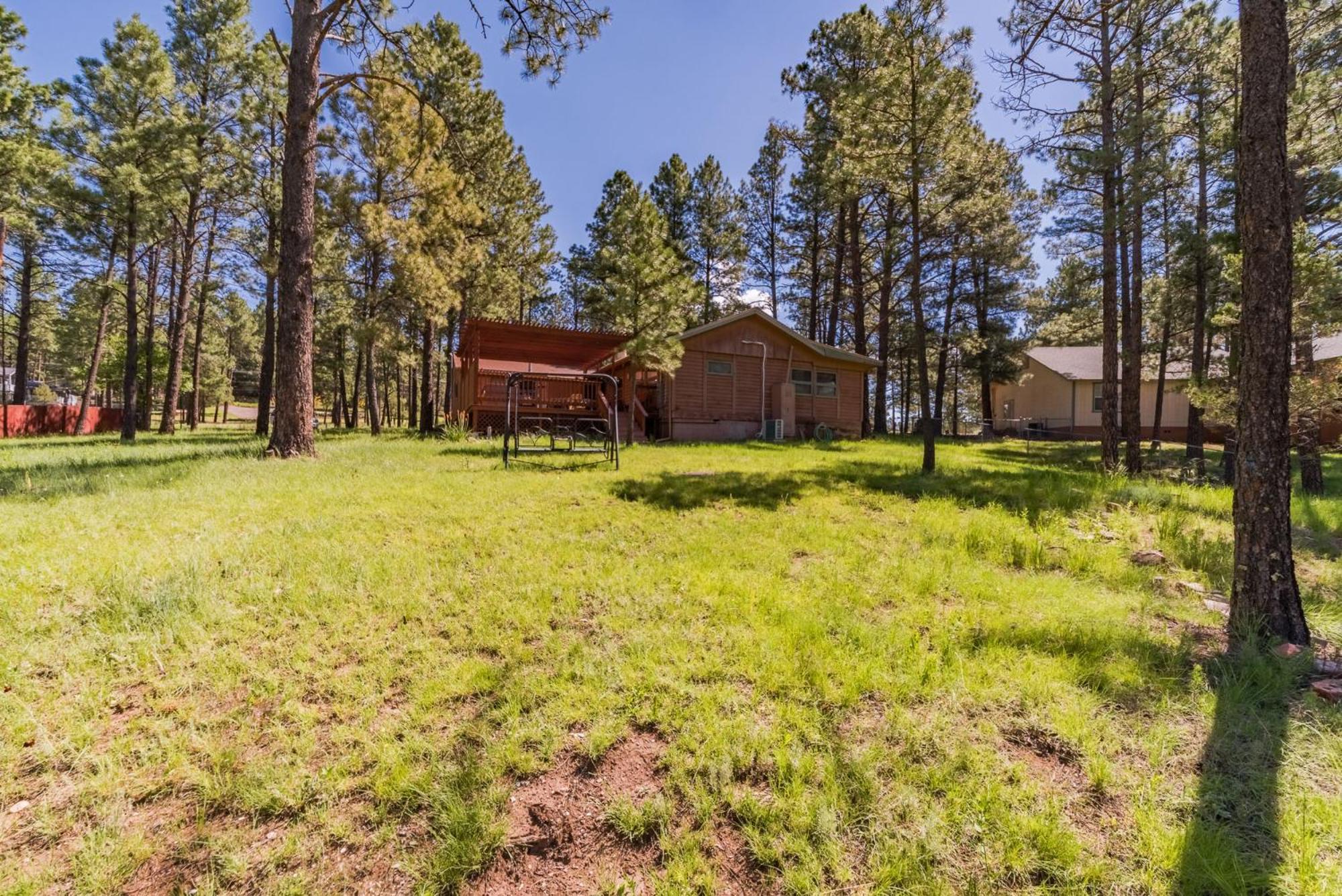 Сasa de vacaciones Deer Meadows: Adorable, Centrally Located With Private Hot Tub!