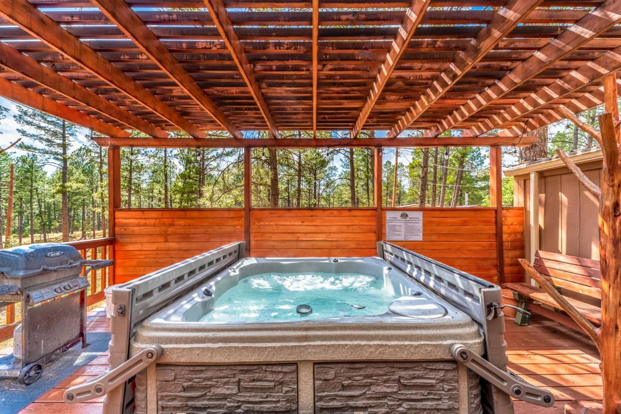 Deer Meadows: Adorable, Centrally Located With Private Hot Tub! Сasa de vacaciones *